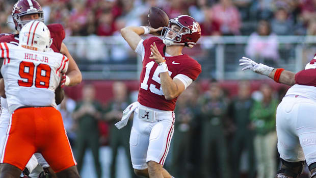 Grok ranks college football's 10 best teams in 2025