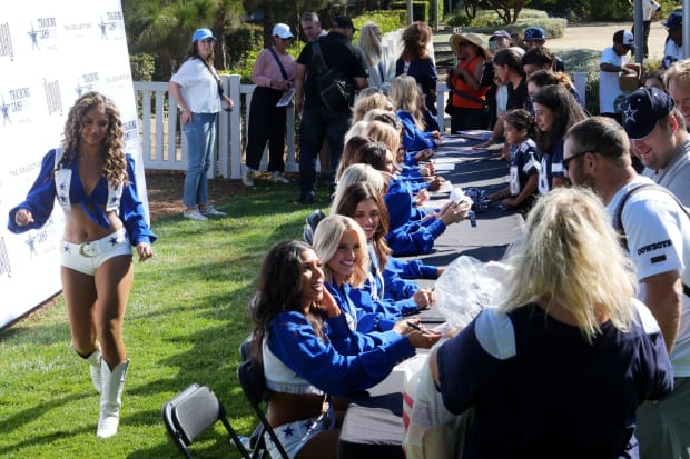 Dallas Cowboys cheerleaders