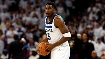 Edwards terminó con 27 unidades