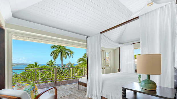The Round Hill Hotel and Villas room