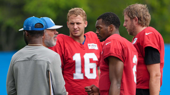 Detroit Lions quarterback Jared Goff (16)