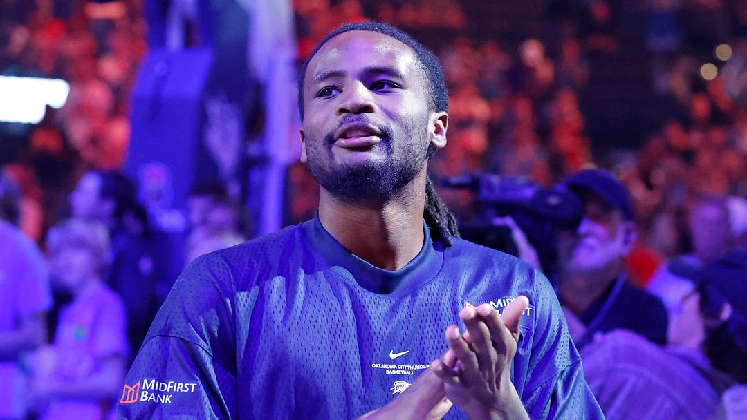 Oct 13, 2026; Oklahoma City, Oklahoma, USA; Oklahoma City Thunder guard Cason Wallace (22) runs onto the court during introductions before a game against the Indiana Pacers at Paycom Center. Mandatory Credit: Alonzo Adams-Imagn Images Oct 13, 2026; Oklahoma City, Oklahoma, USA; Oklahoma City Thunder guard Cason Wallace (22) runs onto the court during introductions before a game against the Indiana Pacers at Paycom Center. Mandatory Credit: Alonzo Adams-Imagn Images