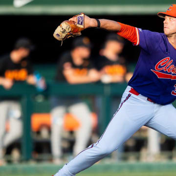 Clemson's Caden Grice (31) throws a pitch during a NCAA baseball regional game between Tennessee and Clemson