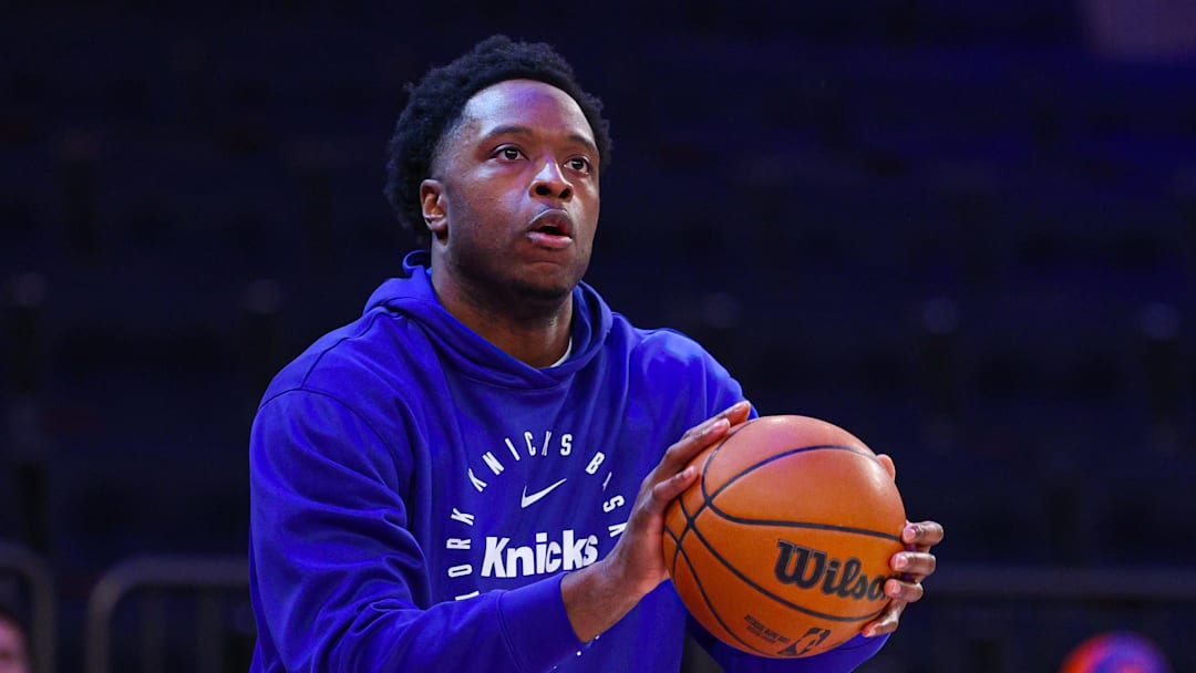 Jan 20, 2025; New York, New York, USA; New York Knicks forward OG Anunoby (8) warms up before the game against the Atlanta Hawks at Madison Square Garden. Mandatory Credit: Vincent Carchietta-Imagn Images