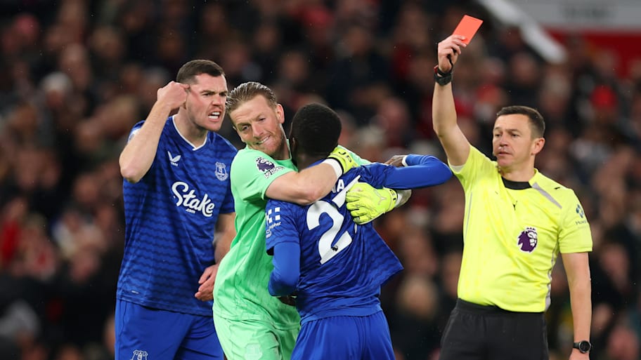Everton players fighting amongst themselves. 