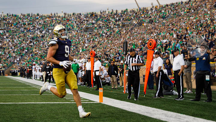 Former West Des Moines Valley standout Eli Raridon scores a touchdown earlier this year against Stanford for Notre Dame. Former West Des Moines Valley standout Eli Raridon scores a touchdown earlier this year against Stanford for Notre Dame.
