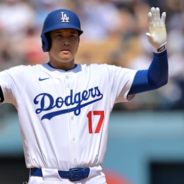 The Dodgers are favored against the Diamondbacks on Monday night.