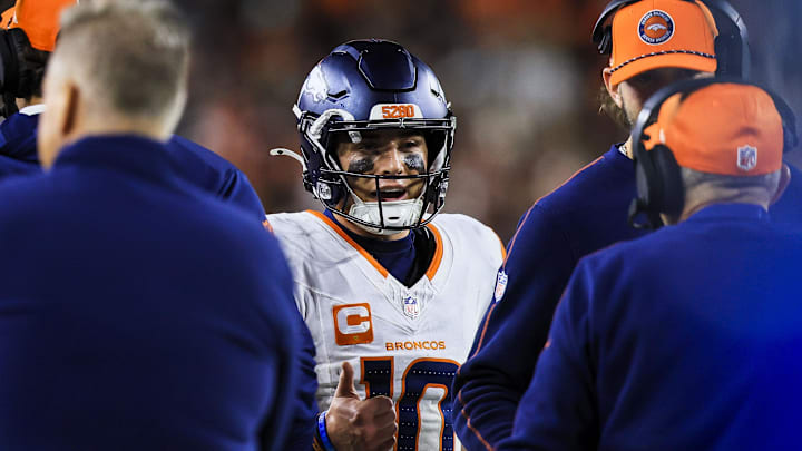 Dec 28, 2024; Cincinnati, Ohio, USA; Denver Broncos quarterback Bo Nix (10) during the second half in the game against the Cincinnati Bengals at Paycor Stadium. Mandatory Credit: Katie Stratman-Imagn Images