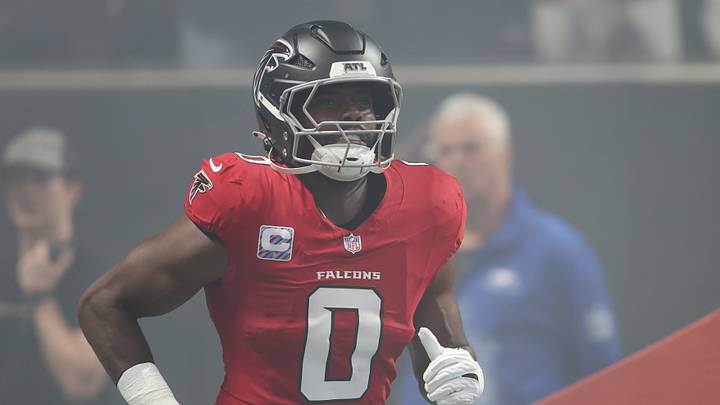  Atlanta Falcons linebacker Divine Deablo