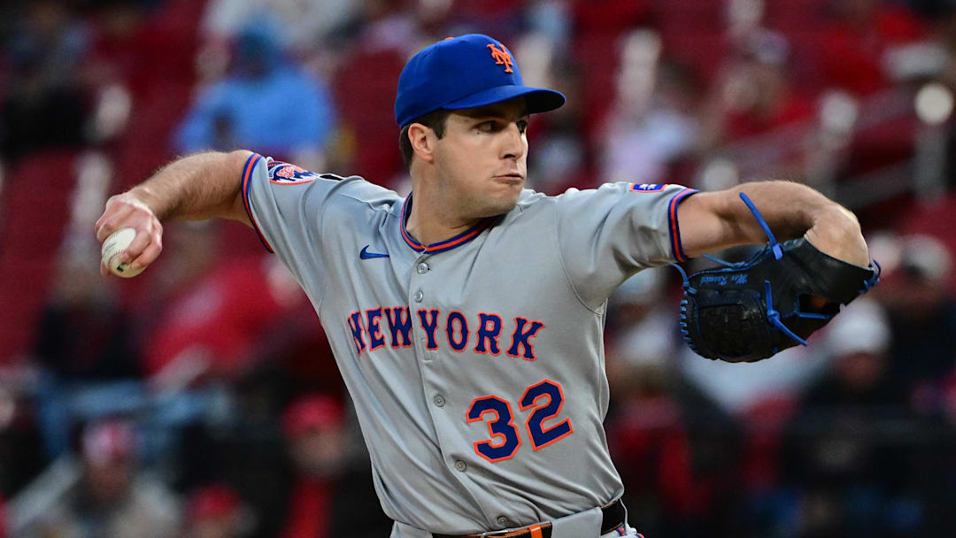 May 4, 2025; St. Louis, Missouri, USA; New York Mets pitcher Max Kranick (32) throws against the St. Louis Cardinals at Busch Stadium. Mandatory Credit: Tim Vizer-Imagn Images
