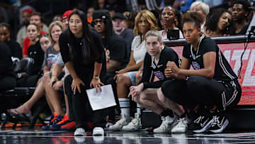 Golden State Valkyries head coach Natalie Nakase during the game against the Atlanta Dream. 