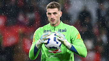 Bento não transmite confiança sob as traves da Canarinho