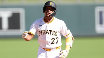 Pittsburgh Pirates prospect Esmerlyn Valdez homers in the 2025 Arizona Fall League.