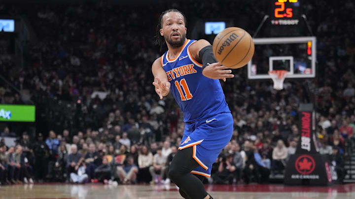 Feb 4, 2025; Toronto, Ontario, CAN; New York Knicks guard Jalen Brunson (11) passes off the ball during the first half against the Toronto Raptors at Scotiabank Arena. Mandatory Credit: John E. Sokolowski-Imagn Images Feb 4, 2025; Toronto, Ontario, CAN; New York Knicks guard Jalen Brunson (11) passes off the ball during the first half against the Toronto Raptors at Scotiabank Arena. Mandatory Credit: John E. Sokolowski-Imagn Images