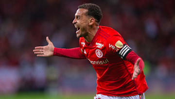 Alan Patrick está à disposição de Coudet