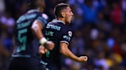 El uruguayo Sebastián Cáceres evitó la caída del América ante el Puebla en el Estadio Cuauhtémoc.