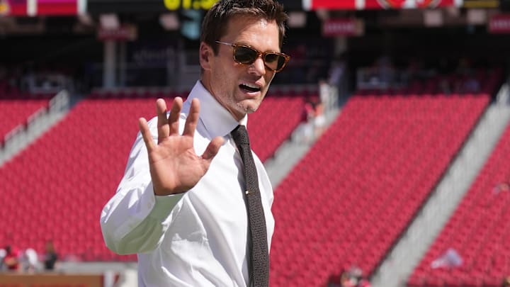 Even Tom Brady loses voice in SoFi Stadium as Bills-Rams continue to score