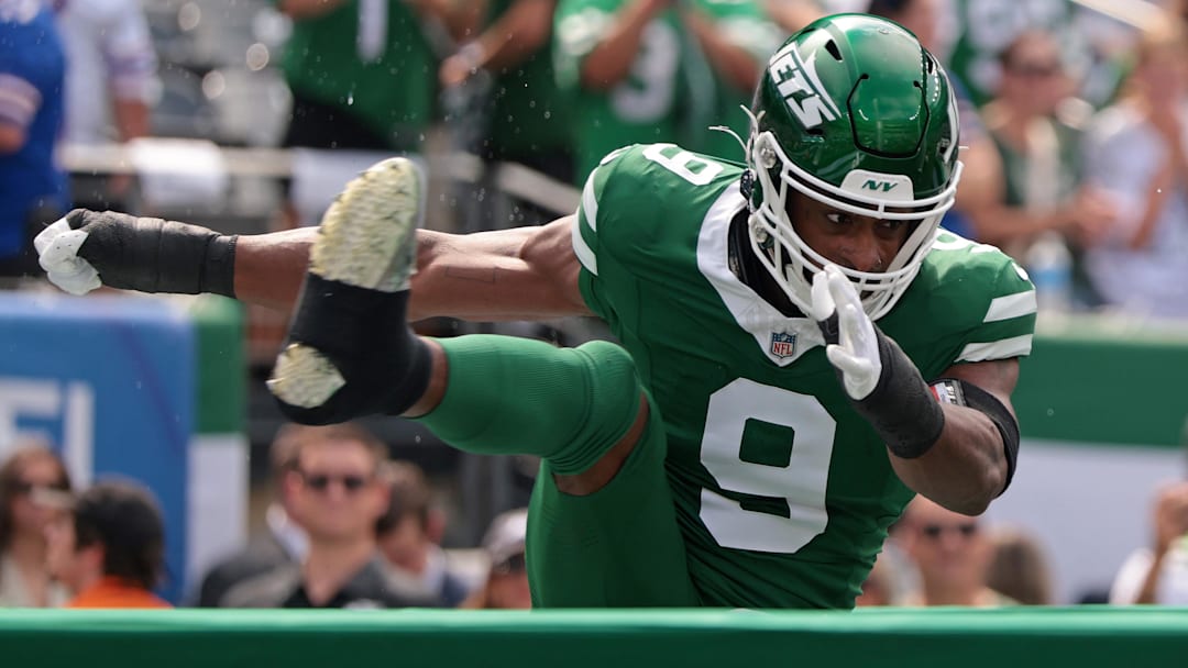 Sep 14, 2025; East Rutherford, New Jersey, USA; New York Jets defensive end Will McDonald IV (9) takes the field before the game against the Buffalo Bills at MetLife Stadium. Mandatory Credit: Vincent Carchietta-Imagn Images