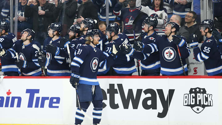 Arizona Coyotes vs Winnipeg Jets odds, prop bets and predictions for NHL game tonight. Arizona Coyotes vs Winnipeg Jets odds, prop bets and predictions for NHL game tonight.