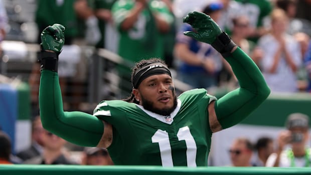 New York Jets linebacker Jermaine Johnso