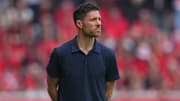 Xabi Alonso an der Seitenlinie. Ab der kommenden Saison trainiert er Real Madrid.