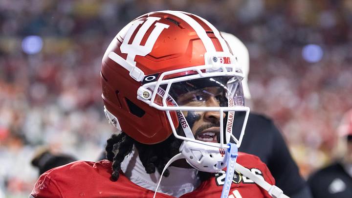 Indiana Hoosiers wide receiver Omar Cooper Jr. plays