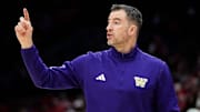Washington coach Danny Sprinkle against Ohio State at Value City Arena.