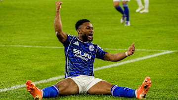 Zum zweiten Mal in Folge wirbt Schalke 04 aktuell für Sun Minimeal