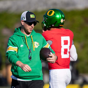 Oregon inside linebackers coach Will Stein leads practice as the Oregon Ducks hit the practice field ahead of Michigan State Tuesday, Oct. 1, 2024 at the Hatfield-Dowlin Complex in Eugene, Ore.