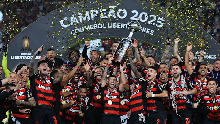 O Flamengo voltou ao topo da tabela do Brasileirão Série A em 2025