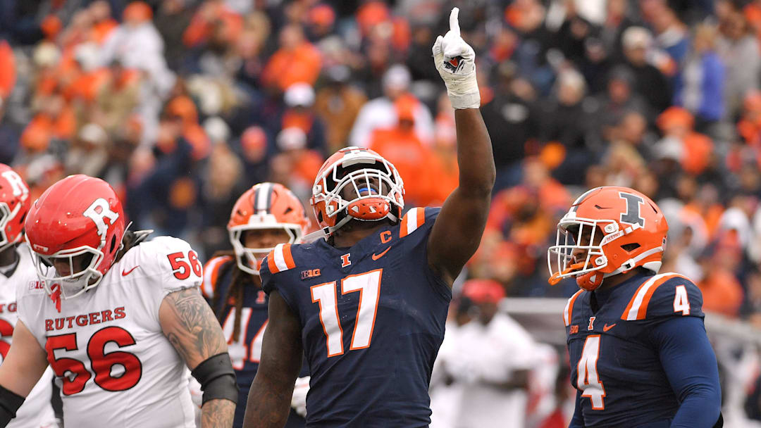 Nov 1, 2025; Champaign, Illinois, USA;  Illinois Fighting Illini linebacker Gabe Jacas