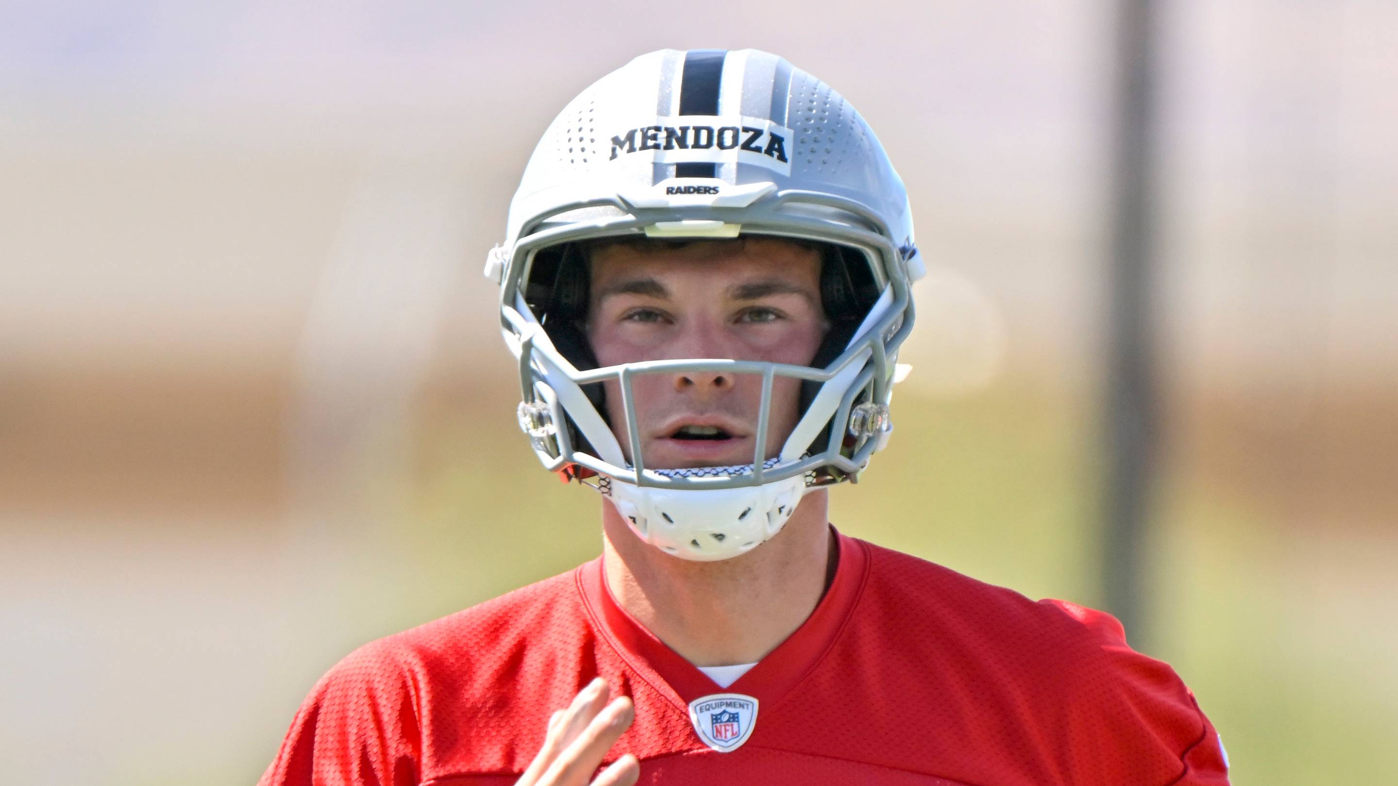 Fernando Mendoza's early Raiders development suggests patient approach is on the table