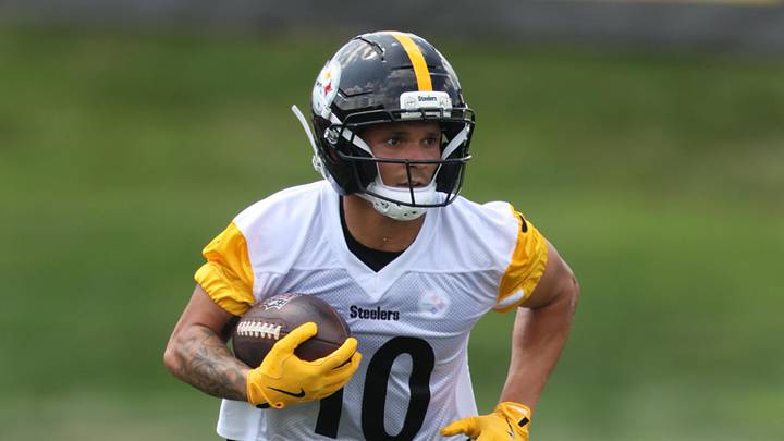 Pittsburgh Steelers wide receiver Roman Wilson (10)