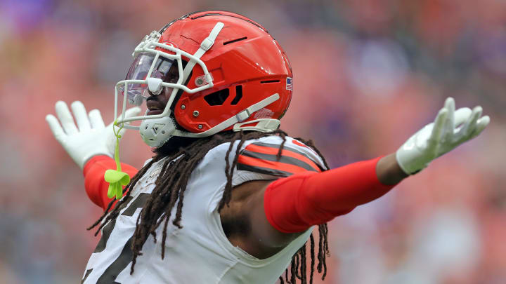 Cleveland Browns running back D'Onta Foreman (27) celebrates his touchdown during the first half of an NFL preseason football game at Cleveland Browns Stadium, Saturday, Aug. 17, 2024, in Cleveland, Ohio.