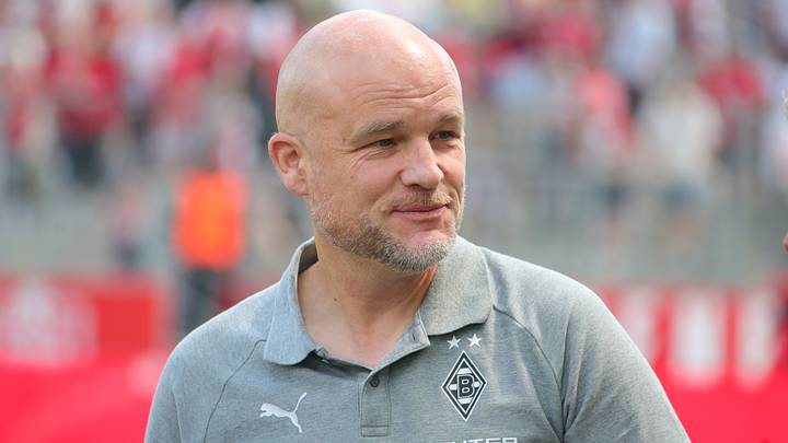 Sucht gemeinsam mit Trainer Eugen Polanski nach einer Lösung für die Abwehrzentrale: Gladbachs Sportchef Rouven Schröder