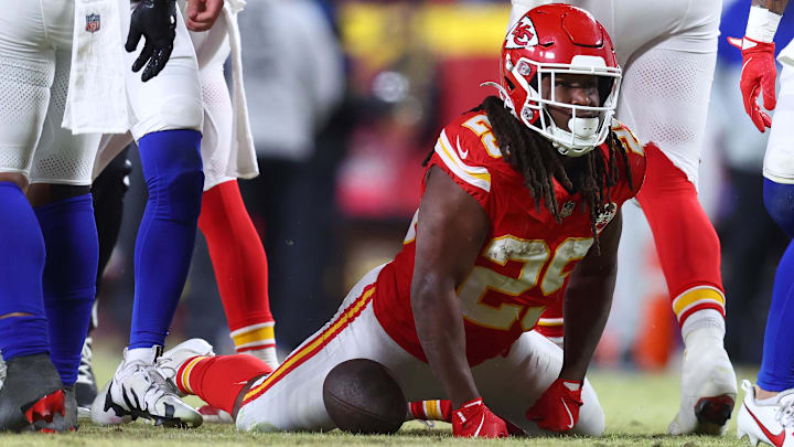 Should the Chiefs Bring Back Kareem Hunt for Another Year?