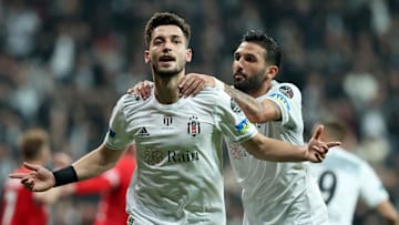 Les supporters de Besiktas ont eu une très belle initiative pour les victimes du séisme en Turquie