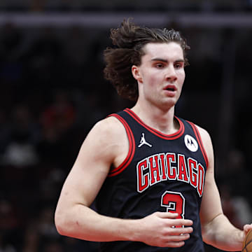 Nov 22, 2024; Chicago, Illinois, USA; Chicago Bulls guard Josh Giddey (3) brings the ball up court against the Atlanta Hawks during the first half at United Center. Mandatory Credit: Kamil Krzaczynski-Imagn Images
