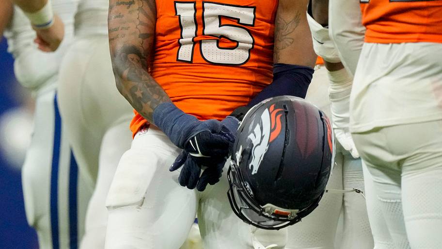 Denver Broncos linebacker Nik Bonitto