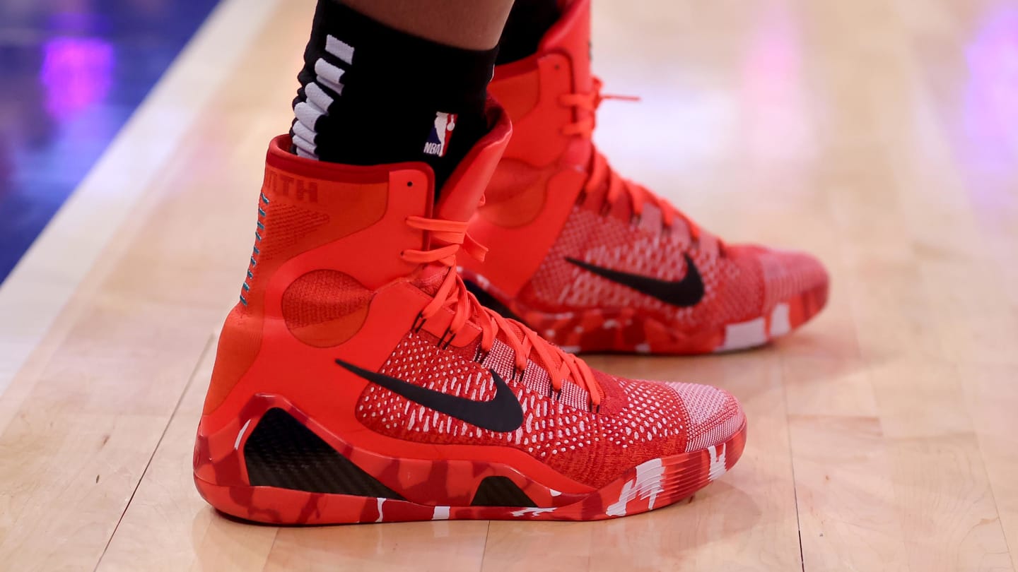 new kobe sneakers