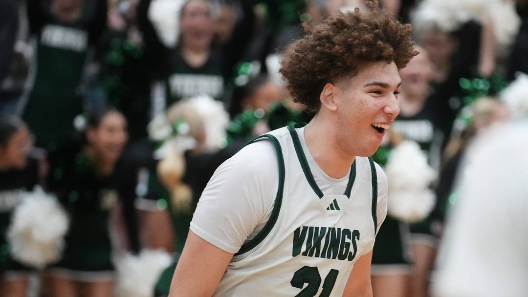 Sunnyslope Vikings forward Darius Wabbington (21) celebrates their 61-57 win over the Millennium Tigers at Sunnyslope High School on Jan. 21, 2026. Sunnyslope Vikings forward Darius Wabbington (21) celebrates their 61-57 win over the Millennium Tigers at Sunnyslope High School on Jan. 21, 2026.