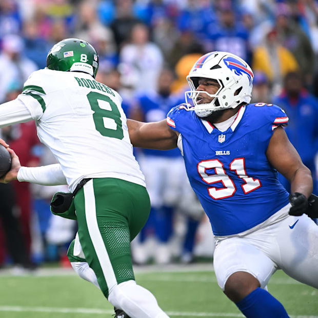 Ed Oliver (91) sack