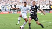 Santos e Corinthians empataram por 2 a 2 em clássico eletrizante na Vila Belmiro