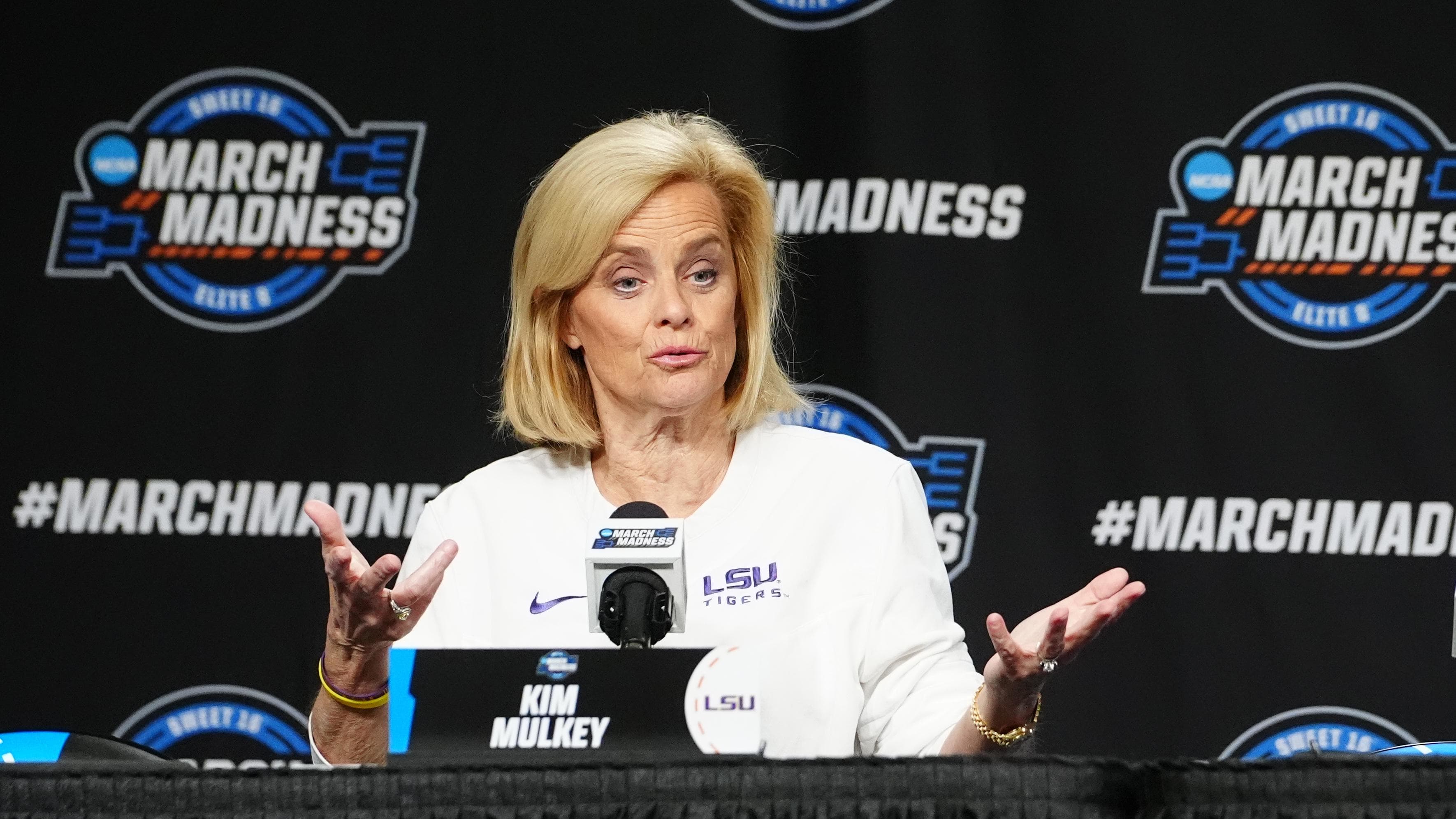 College Basketball Players Give Opinions of Kim Mulkey in Anonymous Poll