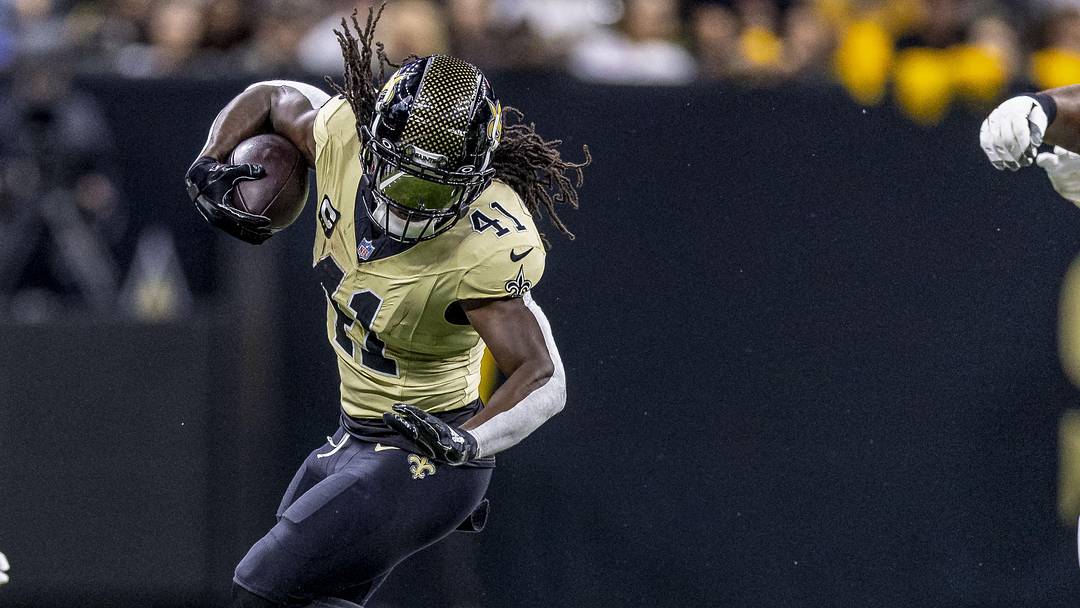 Sep 7, 2025; New Orleans, Louisiana, USA; New Orleans Saints running back Alvin Kamara (41) weaves around the defense before scoring a touchdown during the second quarter at Caesars Superdome. Mandatory Credit: Stephen Lew-Imagn Images