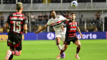São Paulo e Flamengo medem forças no gramado do Morumbis 