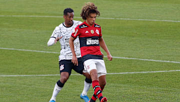 Arão já se despediu do elenco flamenguista e não vai a campo