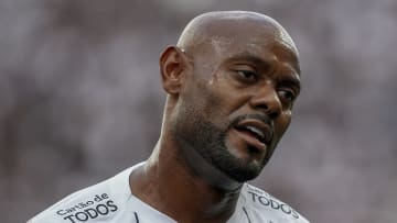 Corinthians foi o último clube que o camisa 9 defendeu no Brasil 