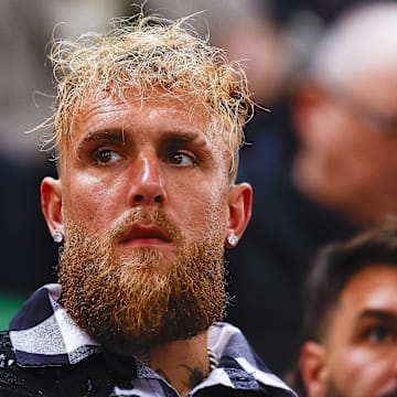 Jake Paul watching Jutta Leerdam watching the race WC Single Distances on March 15, 2025.