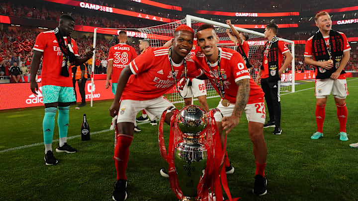 SL Benfica Celebrates Winning The Liga Portugal Bwin
